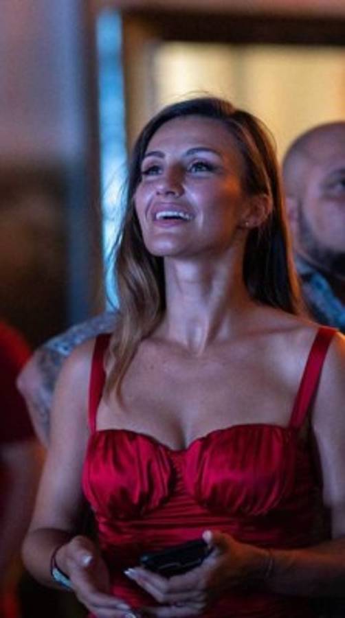 ¡Espectacular! Theo Hernández le celebra el cumpleaños a su preciosa novia periodista