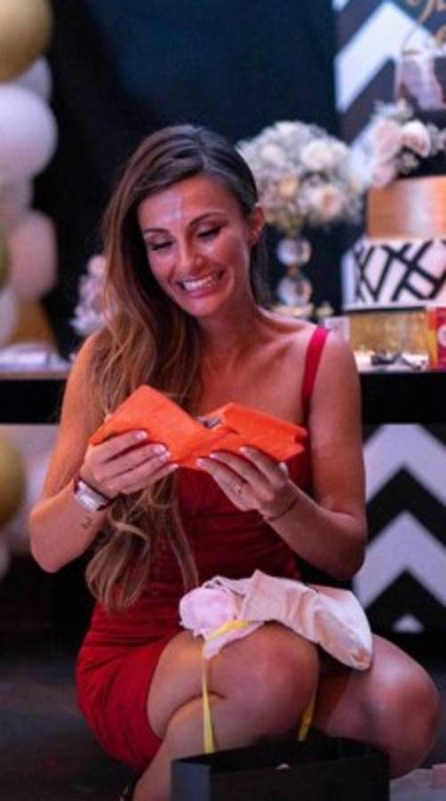 ¡Espectacular! Theo Hernández le celebra el cumpleaños a su preciosa novia periodista