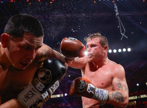 Canelo Álvarez derrota a Edgar Berlanga por decisión unánime y le quitó el invicto