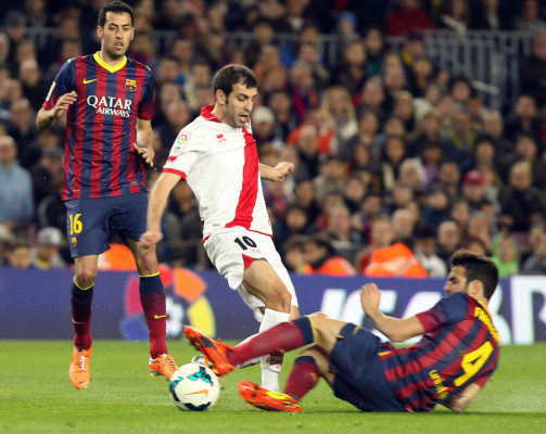 El Barcelona fulmina al Rayo y señala al City