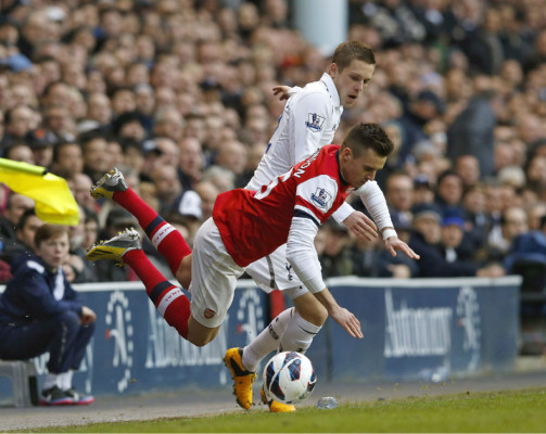 Tottenham se impone en el derby londinense.
