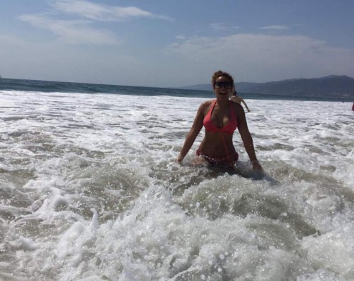 FOTOS: ¡Elsa Oseguera paraliza Las Vegas con un bikini ajustado!