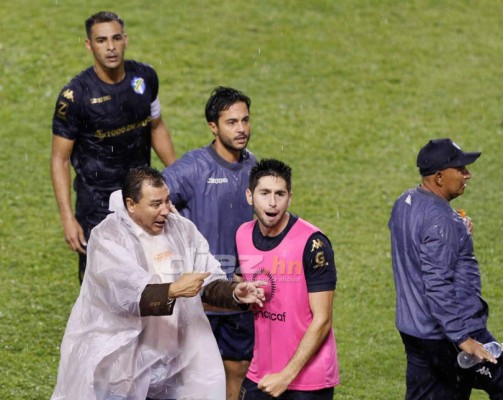 NO VISTE EN TV: Caras tristes en Marathón; festejo chapín en el Olímpico y pleito con Costly