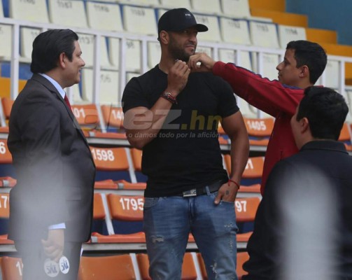 NO VISTE EN TV: El aficionado de lujo en el Nacional y Donis Escober estalló en ira