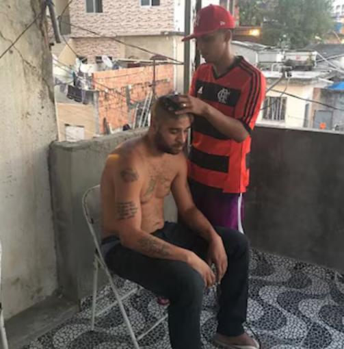 Desgarradora carta de Adriano y revela por qué sigue viviendo en las favelas: “Bebo cada dos días y los otros días, también”