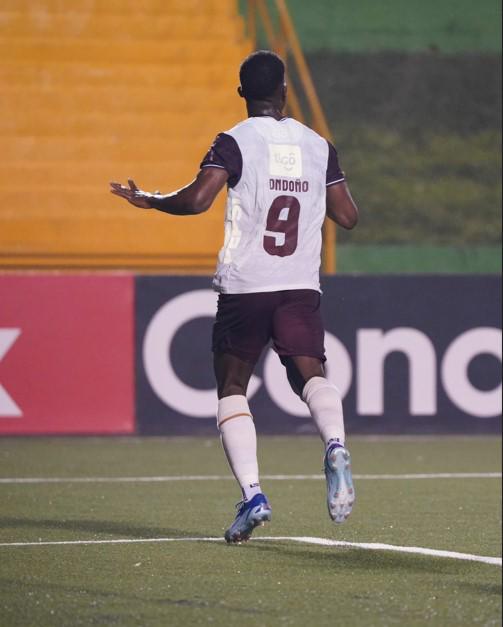 Londoño metió el 1-0 de Comunicaciones ante Marathón.