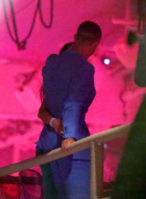 Así fueron captados Cristiano Ronaldo y Georgina Rodríguez en sus vacaciones: ‘‘No podían quitarse las manos de encima’’