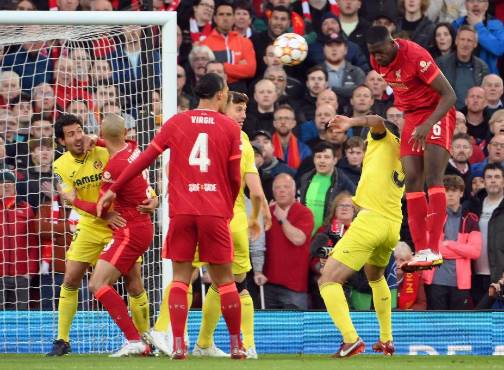 Villarreal aguantó hasta el minuto 53 los ataques del Liverpool, que fue mejor en todo el juego. AFP