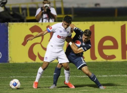 Â¡Olimpia vence al Motagua en penales y se corona tricampeÃ³n del fÃºtbol de Honduras! - Tricampeones, tricampeones gritÃ³ toda la aficiÃ³n del Olimpia. En una noche memorable, Olimpia se impuso en los penales (4-3) tras ganar 1-0 en el tiempo reglamentario al Motagua, en el partido de vuelta de la Final de la Liguilla, para conquistar su campeonato 33 en la historia de la Liga Nacional-