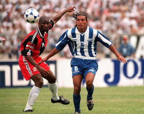 Los futbolistas hondureños que merecieron jugar un Mundial