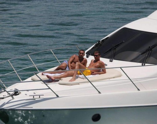 Las excéntricas vacaciones de Cristiano Ronaldo y sus amigos