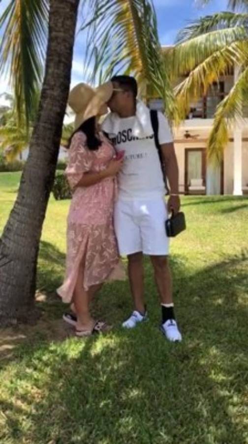FOTOS: Las vacaciones de Emilio Izaguirre junto a su familia en Roatán