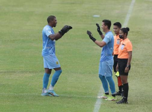 Michael Perelló había quedado como el portero titular ante la ausencia de Buba López.