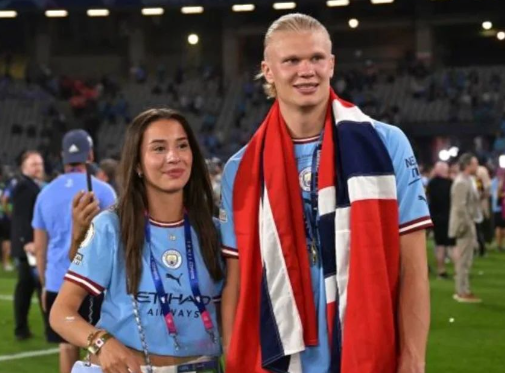 Lo tienen flechado: así festejó Haaland con su bella novia tras ganar la Champions con el Manchester City