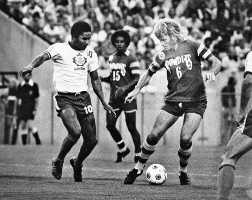 Fallece Eusebio, uno de los mejores futbolistas de la historia