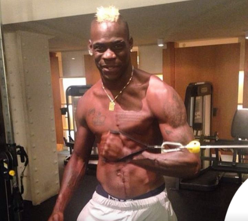 El sorprendente cambio físico de Mario Balotelli a sus 33 años: “¿Qué le pasó? Dios mío, está fatal”