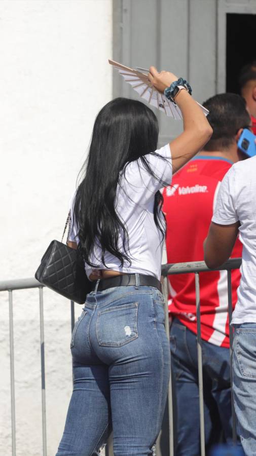 ¡Robaron suspiros! Las hermosas mujeres que enamoraron en la final Olimpia - Marathón en Tegucigalpa (FOTOS)