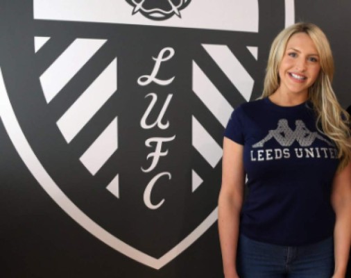 La impresionante presentadora de TV que se robó el show en el Inglaterra - Costa Rica