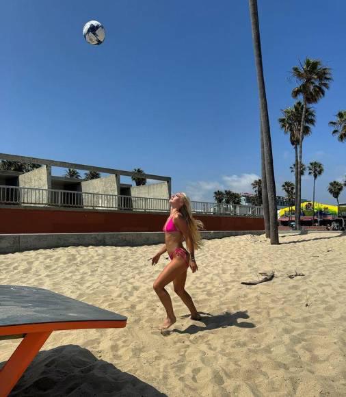 Insólito: Jugador que disputa la Copa América va a cambiar de club y pide que fichen también a su novia futbolista