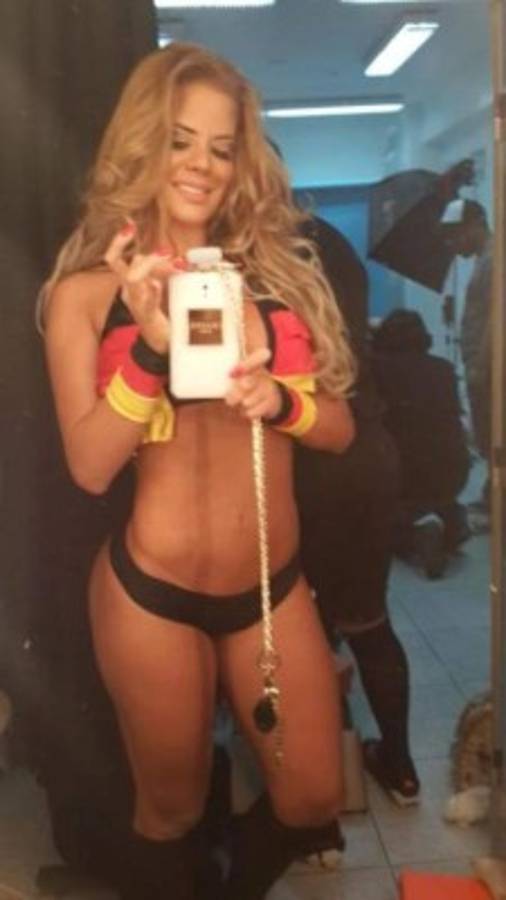 FOTOS: Así es Simone Villar, la bella paraguaya que cautivó en la Copa América