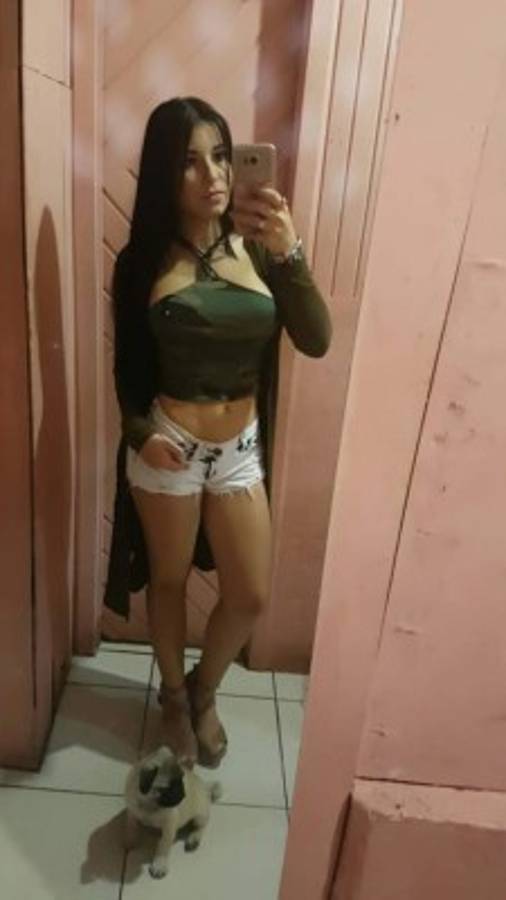 Jacqueline Segura, la hermosa 'moradita' que engalana el Ricardo Saprissa