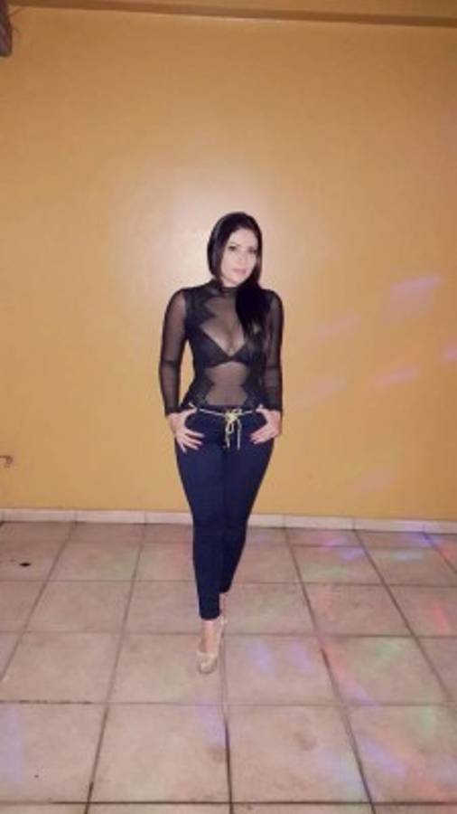 Ariana Herchi, la guapísima fan del Marathón, enciende las redes sociales con sus fotos