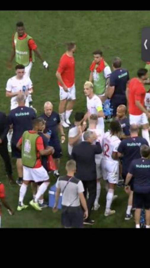 La tristeza de Mbappé, aficionado invade y crack de Suiza no hace caso a Cristiano Ronaldo con la Coca Cola