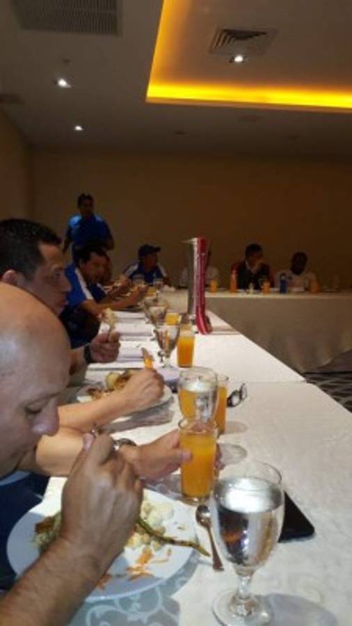 El festejo íntimo de los jugadores del Olimpia tras ganar la copa de Liga Concacaf