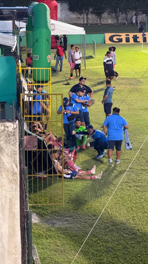 Futbolista de Motagua llora, la belleza en Choloma y el show de 'Firulays': ¡no le podían quitar el balón!