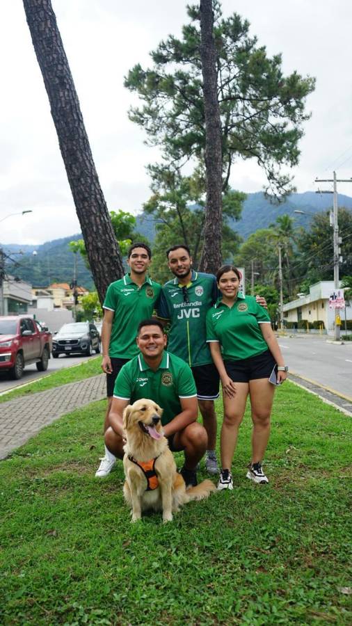 Marathón inaugura su mes de centenario: así fue la caravana del Monstruo Verde en San Pedro Sula; bellas chicas