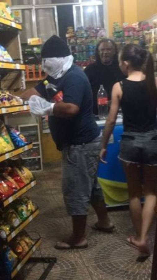 Las fotos más insólitas que está dejando el brote de coronavirus por el mundo