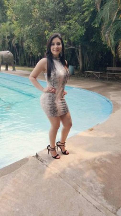 Ariana Herchi, la guapísima fan del Marathón, enciende las redes sociales con sus fotos