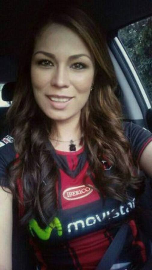 ¡Hermosa diputada! Pareja de futbolista tico embellece la política de su país