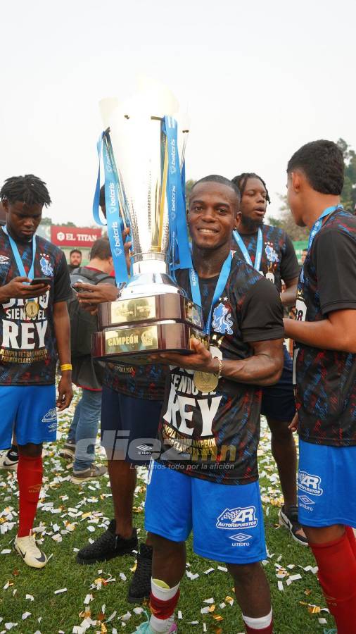 Olimpia se coronó en el Yankel: Menjívar y Beckeles festejan con puros, locura de Araújo y los que celebraron con sus novias