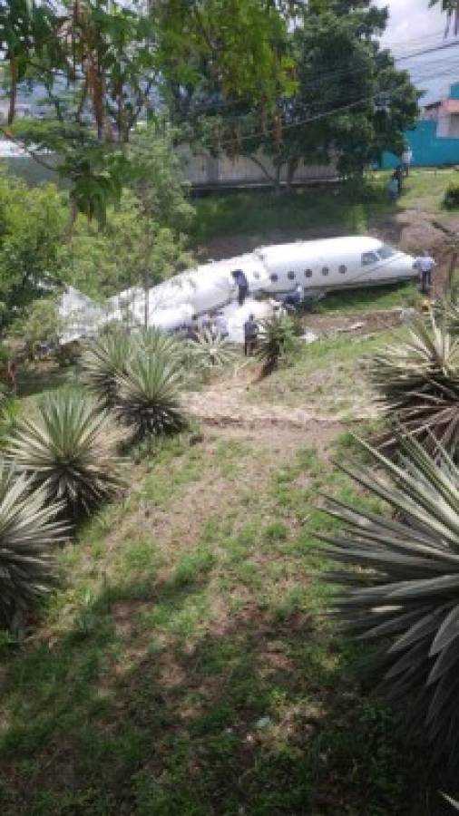 FOTOS: Impactantes imágenes del avión que se salió de la autopista en el aeropuerto Toncontín