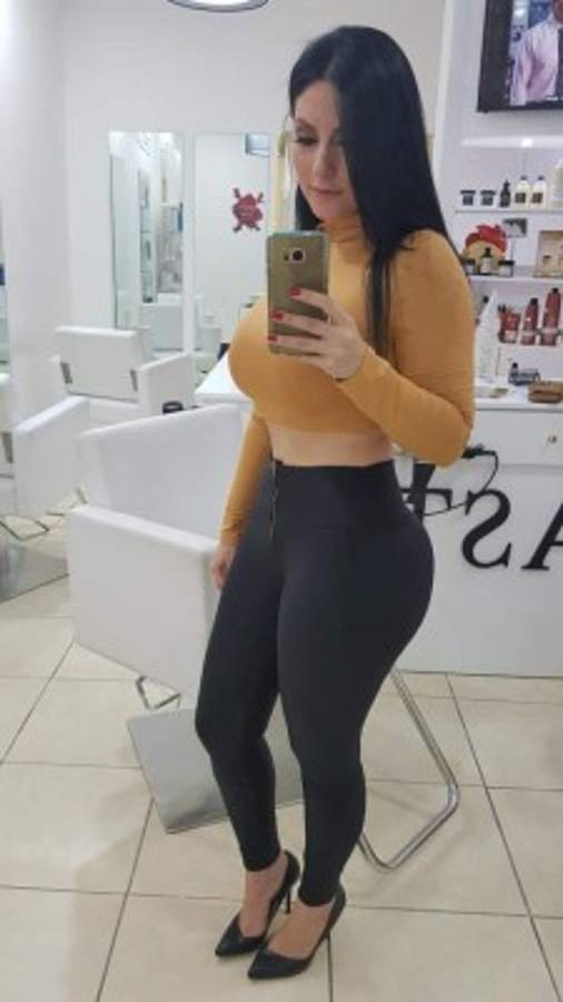 Las últimas fotos de Ariana Herchi que incendian las redes