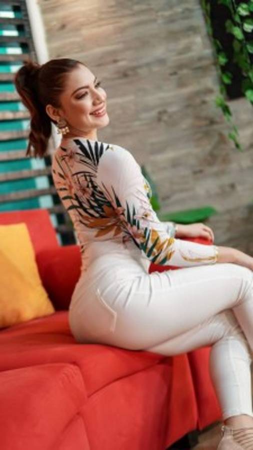 FOTOS: Así es Astrid Erazo, la fanática número uno del Olimpia y una belleza de la televisión