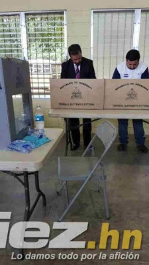 Curiosas: Urnas llevadas a caballo, alcalde se pone a bailar y niños la sensación