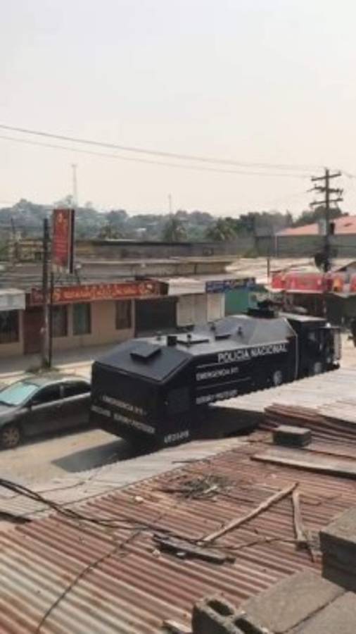 Protestas en Choloma pidiendo comida: Intentos de saqueos y quema de vehículos