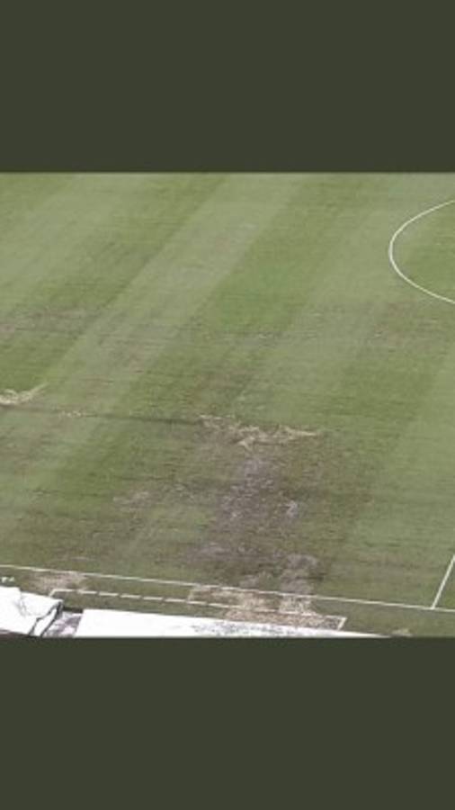 EN FOTOS: Así de pésima luce la cancha del estadio Azteca