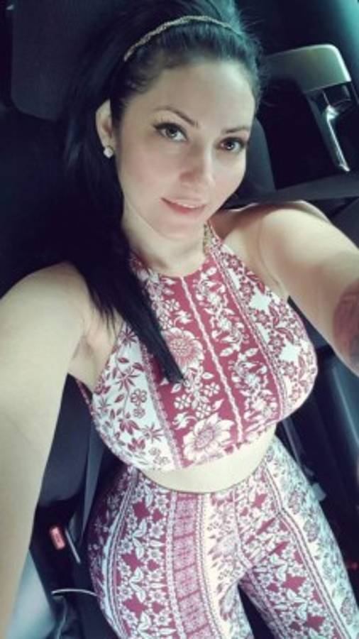 Las últimas fotos de Ariana Herchi que incendian las redes