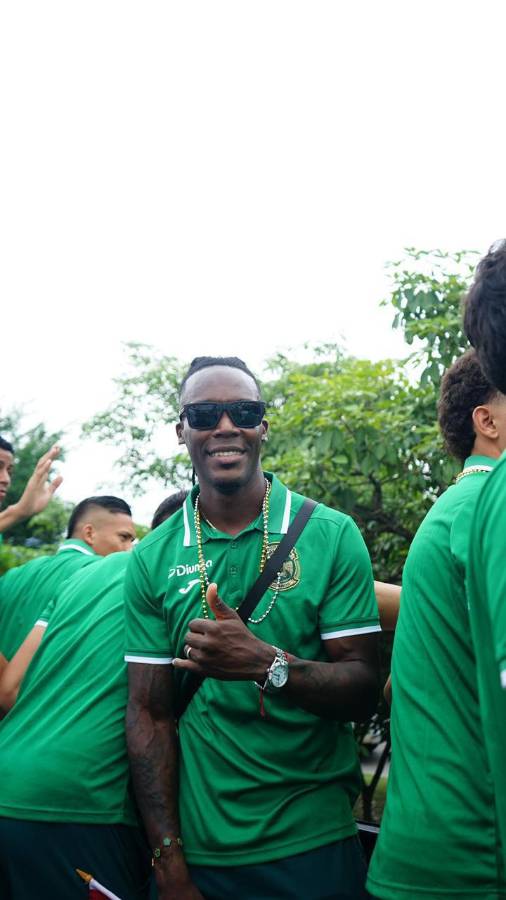 Marathón inaugura su mes de centenario: así fue la caravana del Monstruo Verde en San Pedro Sula; bellas chicas