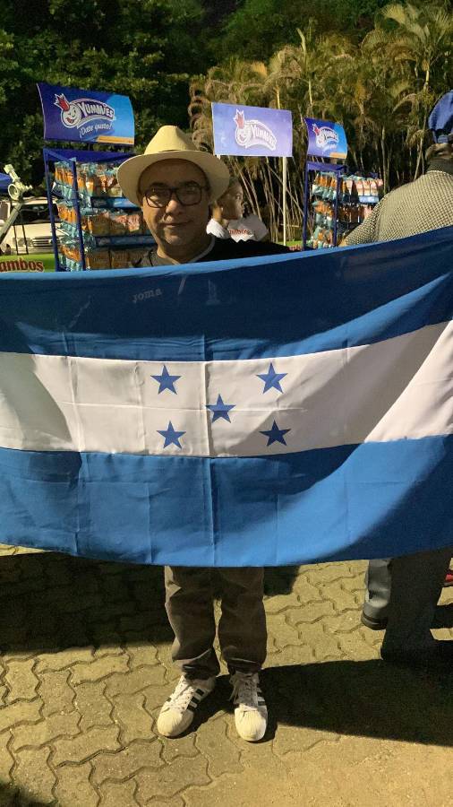 ¡Presencia catracha! Las imágenes del ambiente en el estadio Olímpico Félix Sánchez para el duelo entre Cuba y Honduras