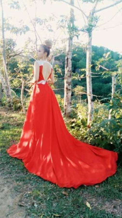 Así es Kristel Salcedo la sexi seguidora del Olimpia de Honduras