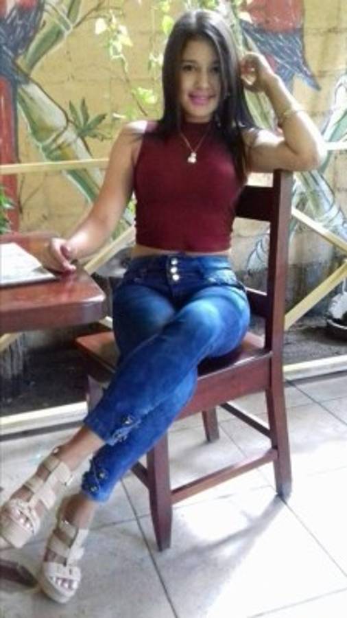 FOTOS: Así es Jeimi, la sexy aficionada de Marathón que enamora en los estadios