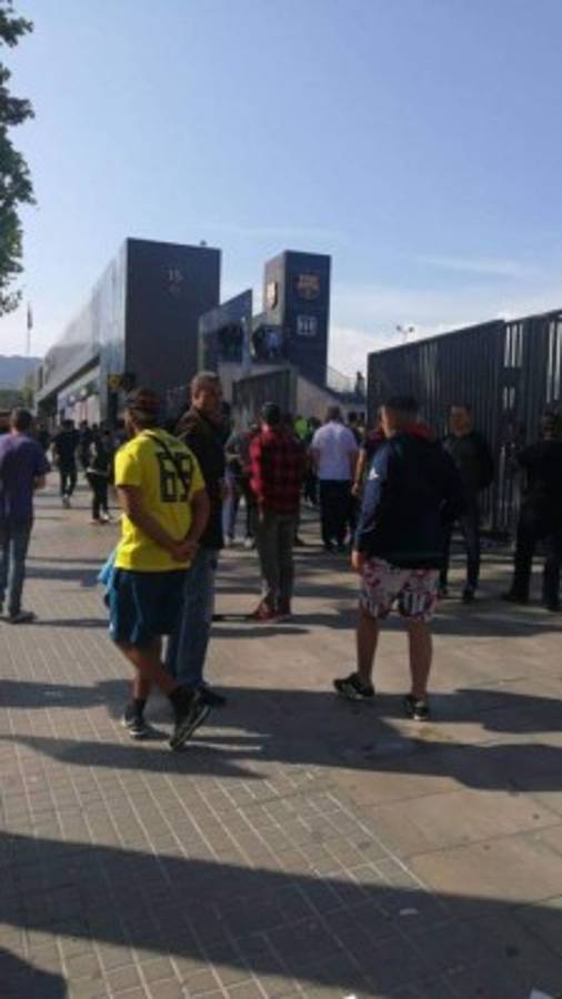 Ambientazo: Hondureños presentes en el Camp Nou para el Barcelona contra Real Madrid