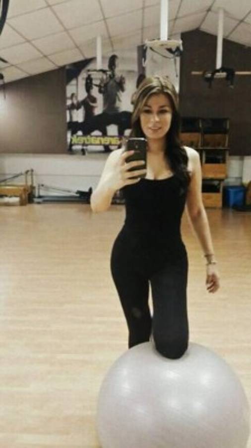 ¡Hermosa diputada! Pareja de futbolista tico embellece la política de su país