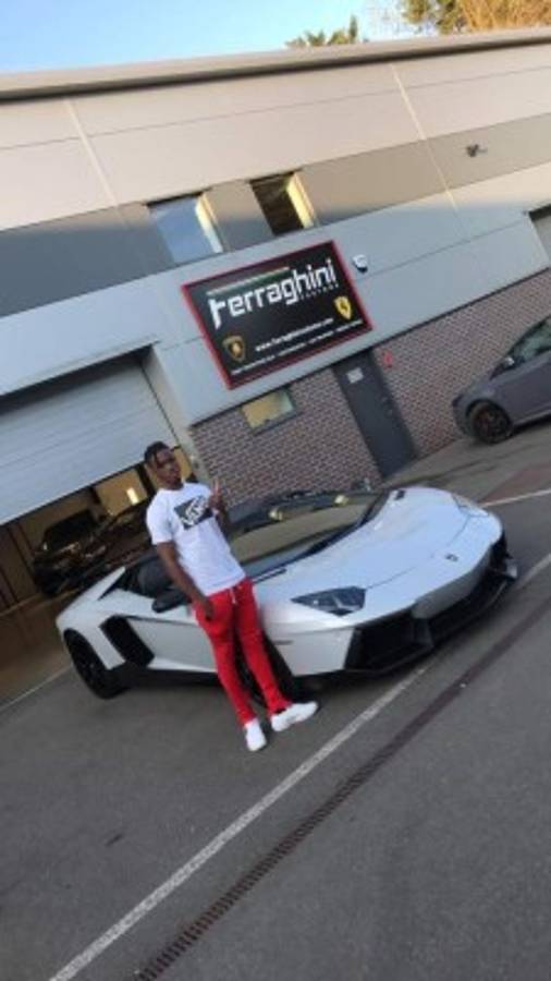 ¡De lujo! Los Lamborghinis que vende un solo hombre a los cracks de la Premier League