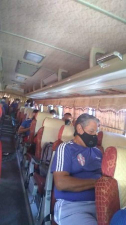 Fotos del Ascenso: Presidente del Savio subido en un muro, fila con examen covid y medidas de bioseguridad