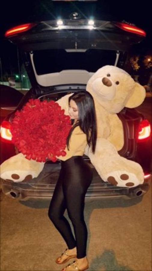 Las últimas fotos de Ariana Herchi que incendian las redes